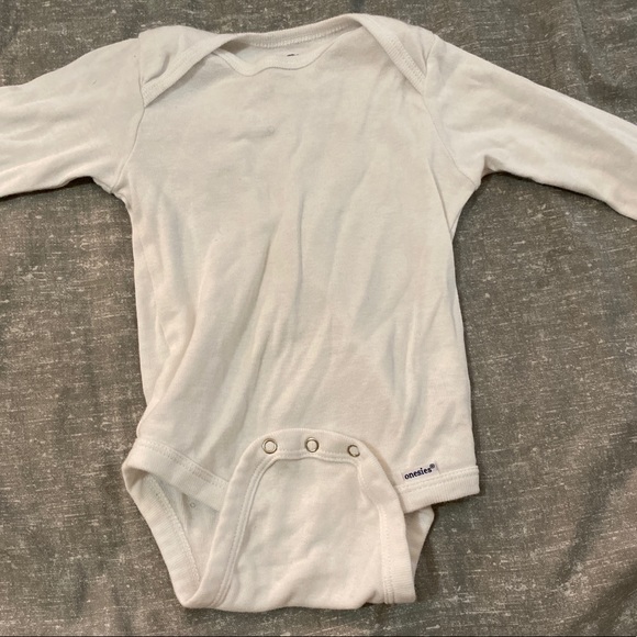 A plan white long sleeved t shirt - Picture 1 of 2